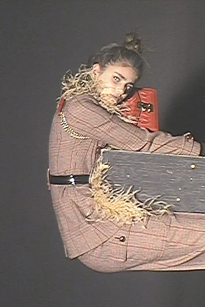 Look 10